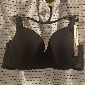 No Boundaries Black Lace-Trim Molded T-Shirt Bra